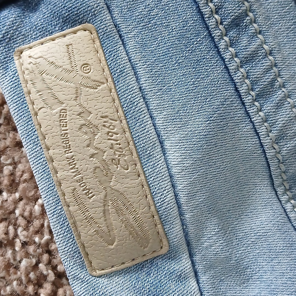 Seven7 Rocker Slim Light Wash Jeans Size 6 - Picture 12 of 16